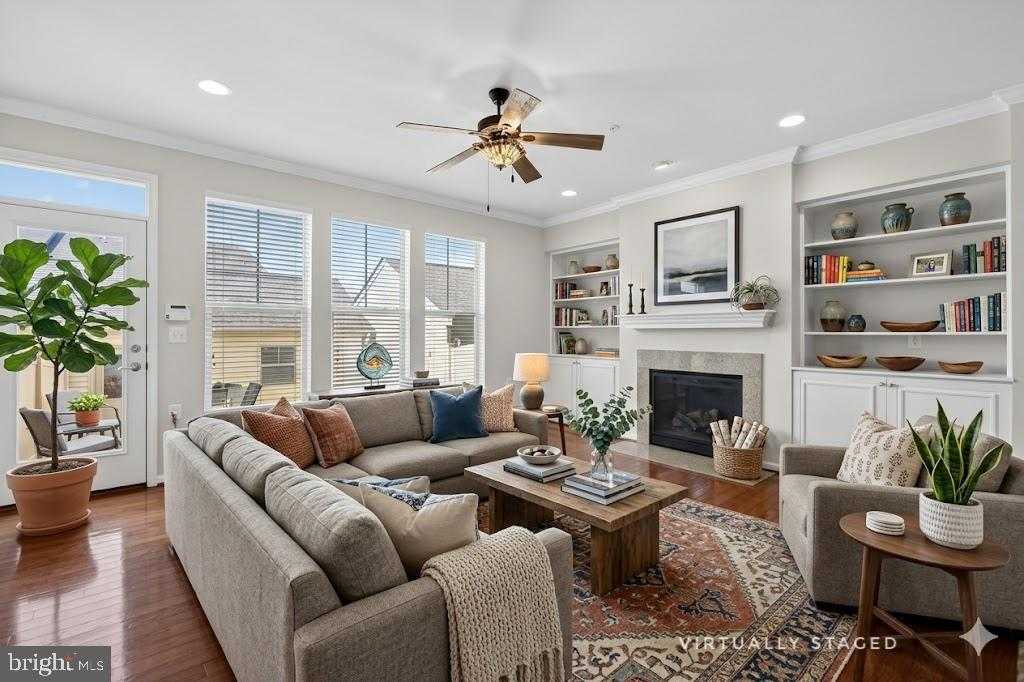 3046 Palatine Dr photo 5