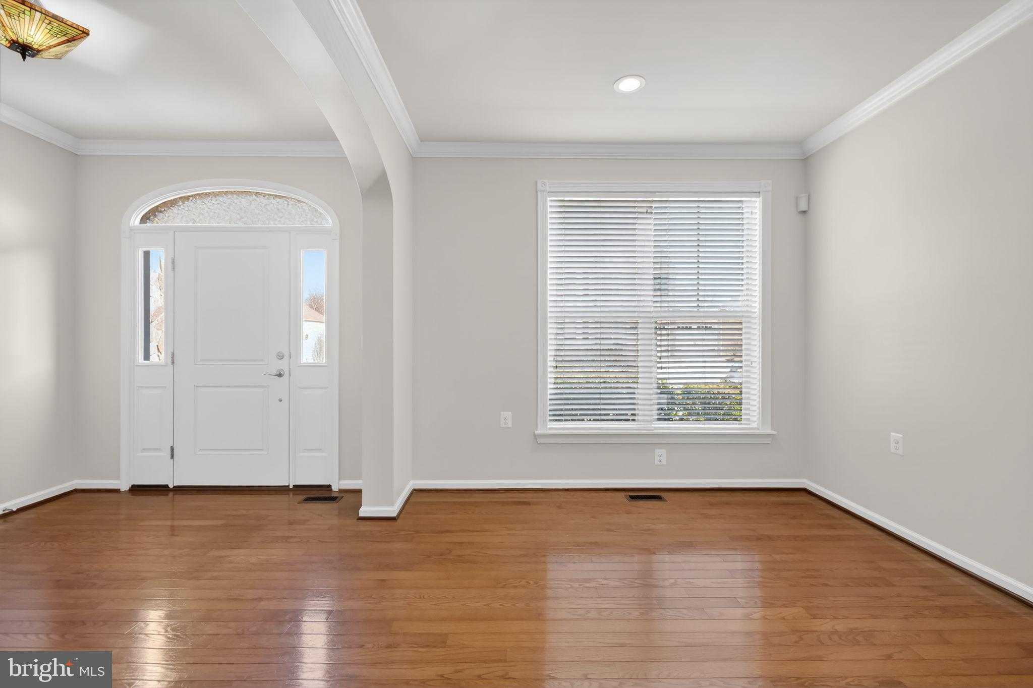 3046 Palatine Dr photo 7