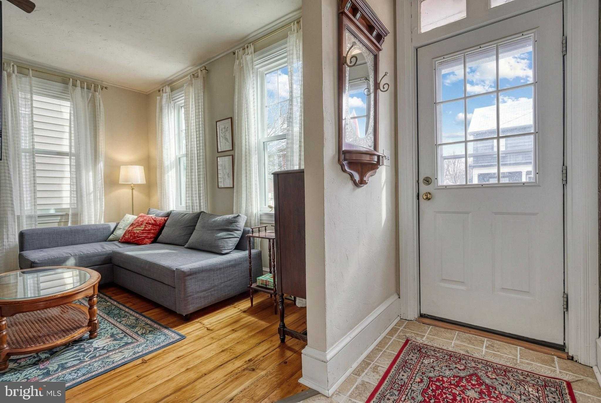 417 S High St photo 5