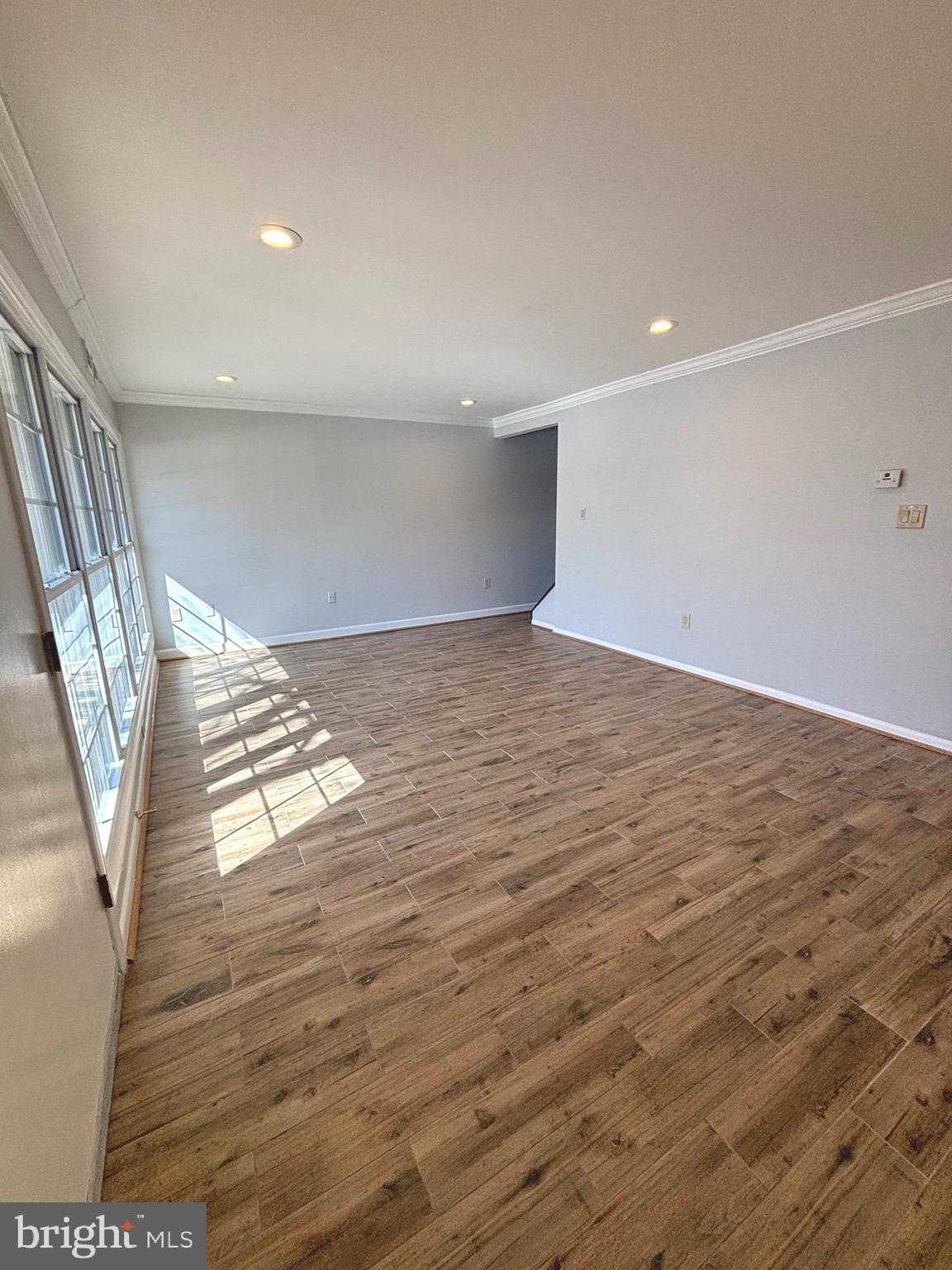 7800 Winona CT photo 2