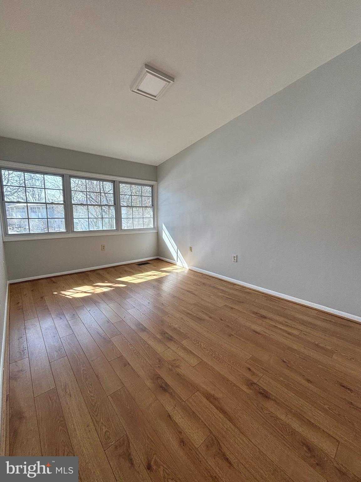 7800 Winona CT photo 7