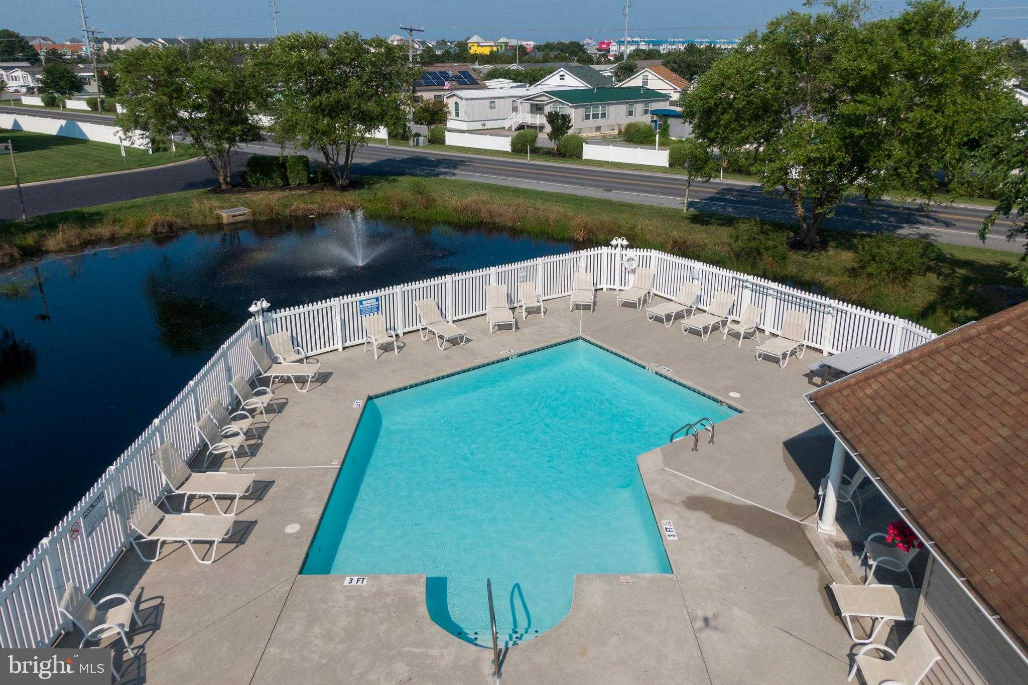 9823 Golf Course Rd Unit 16 photo 29