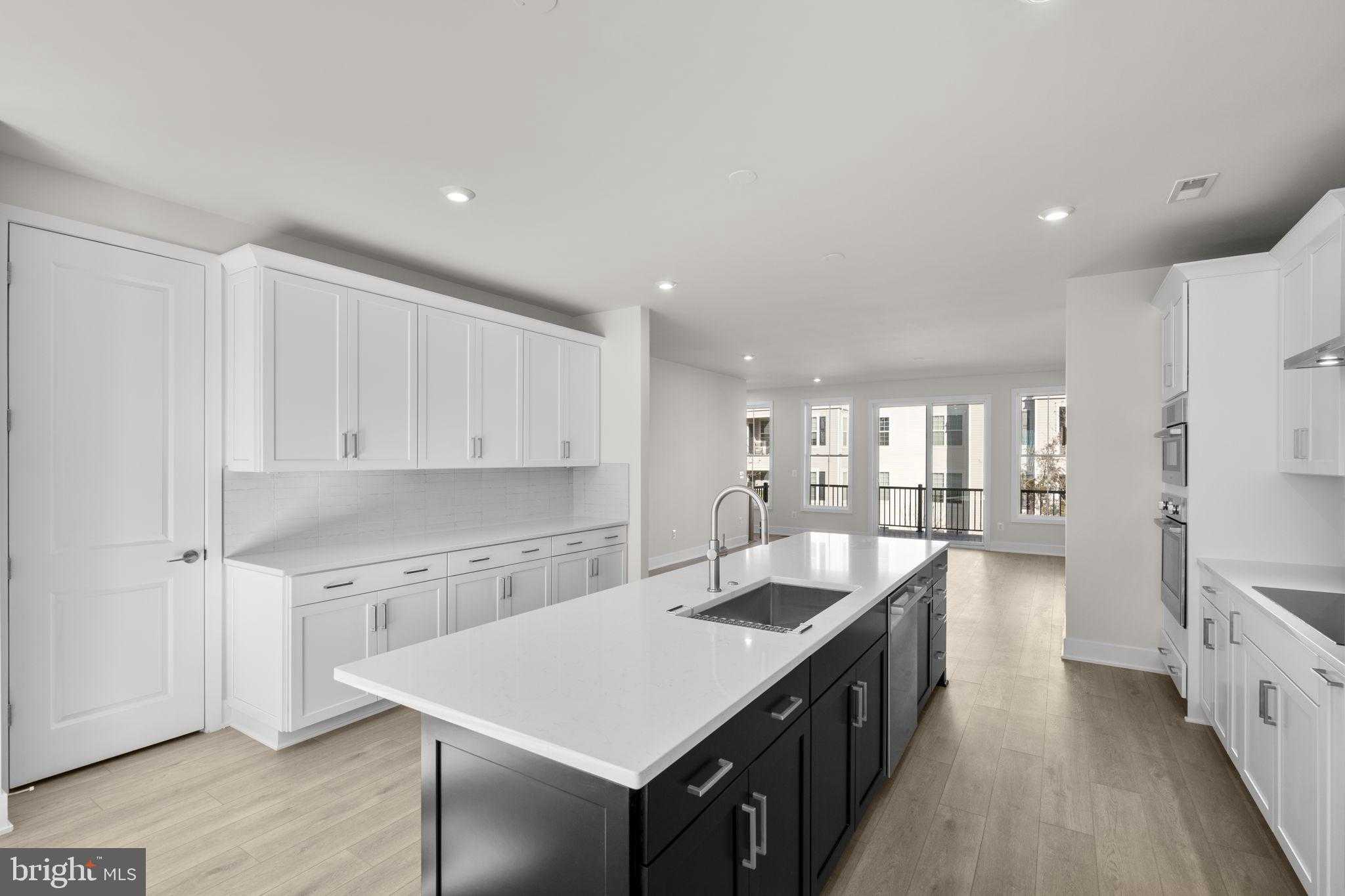 13736 Aviation Pl photo 11