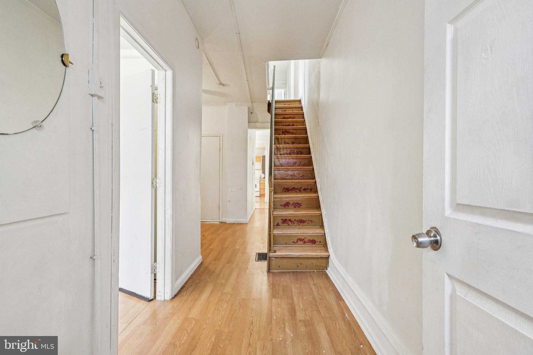 2316 N Smedley St photo 3