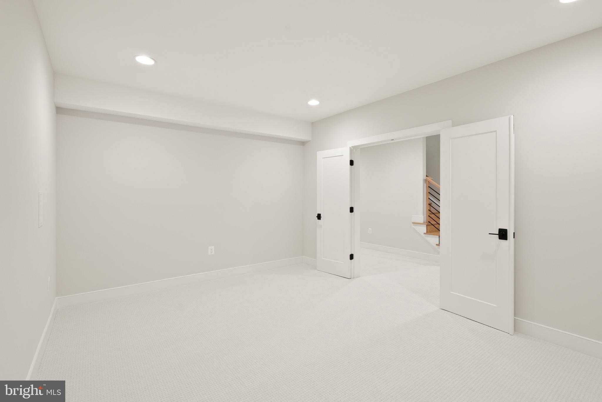 1212 Drake St SW photo 76