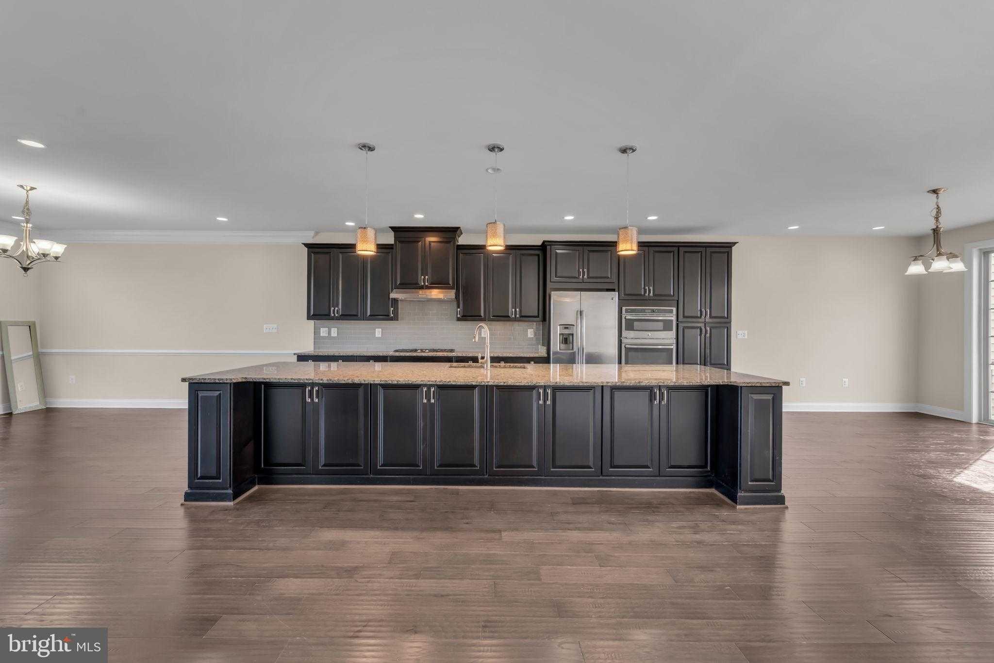 43157 Clarendon Sq photo 19