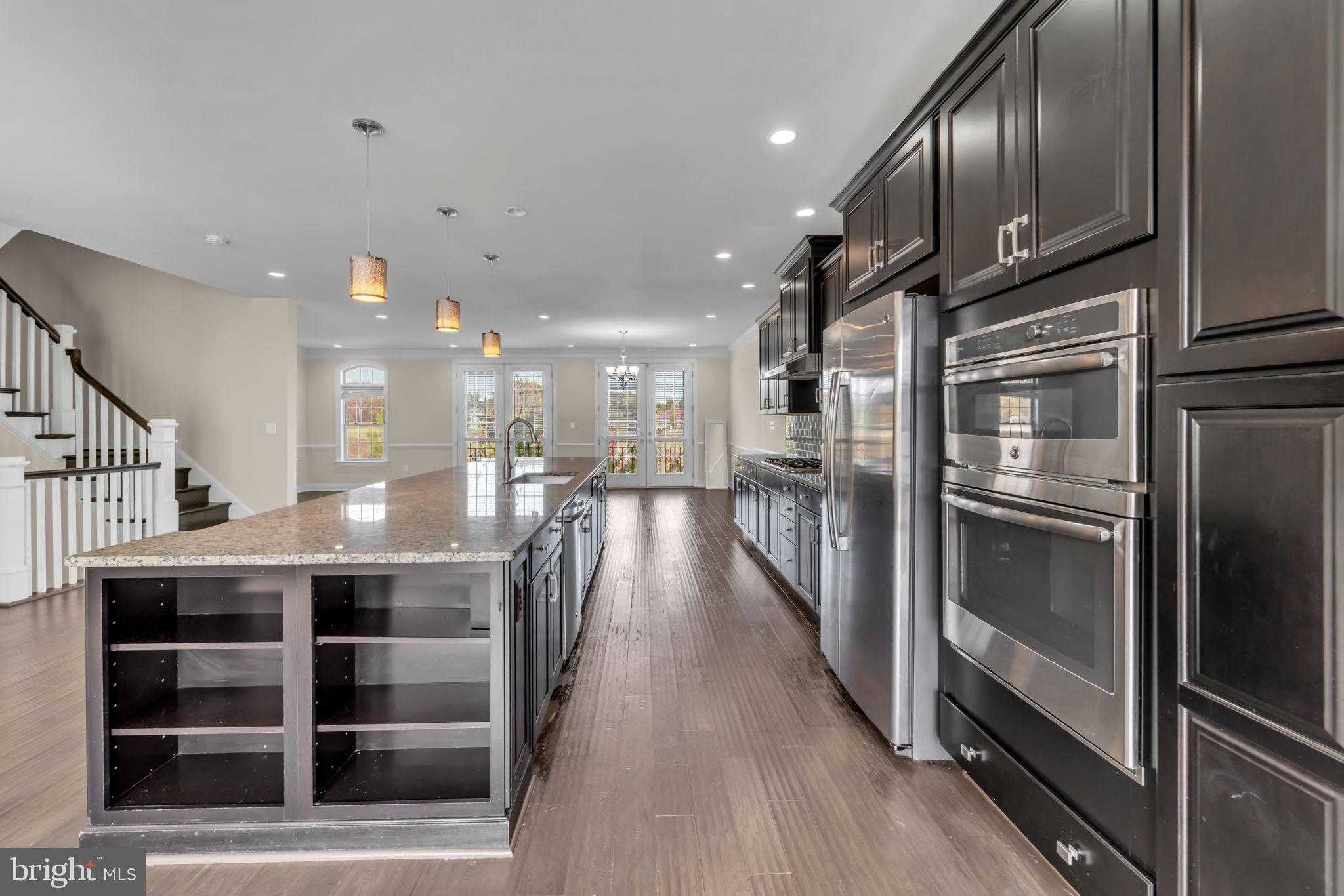 43157 Clarendon Sq photo 28