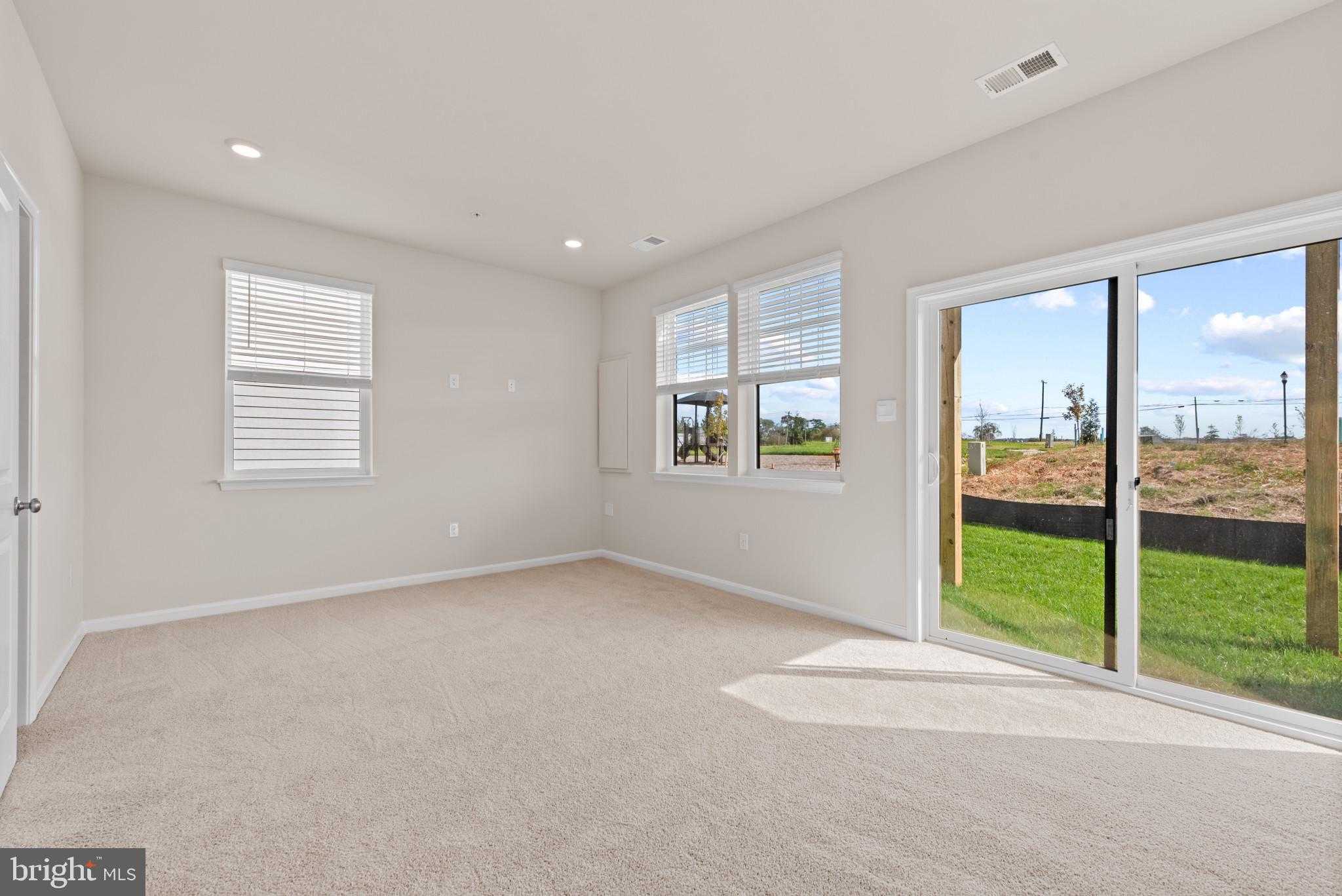 411 Ensemble Way photo 8