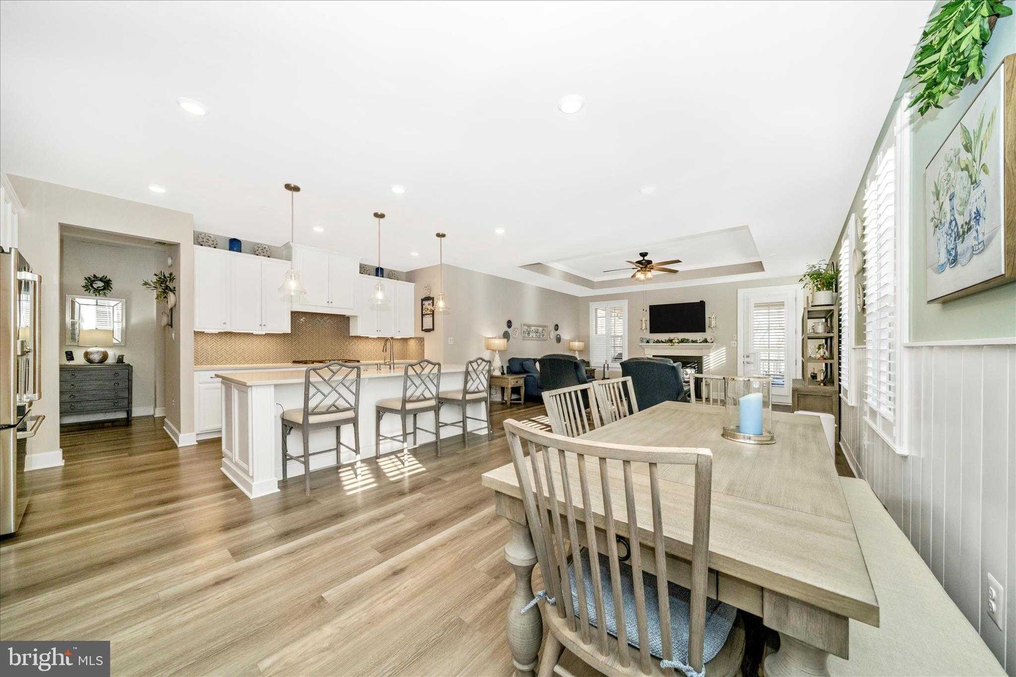 2821 Camomile Dr E photo 8