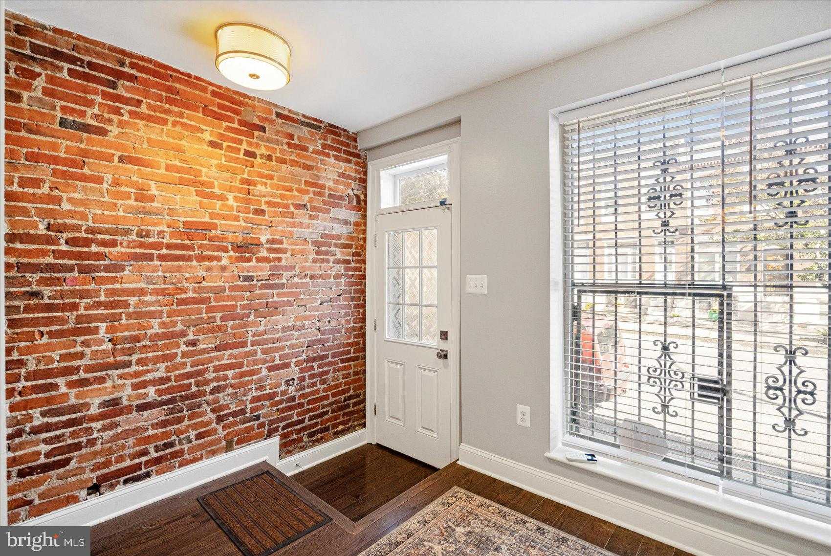 2428 Mcculloh St photo 4