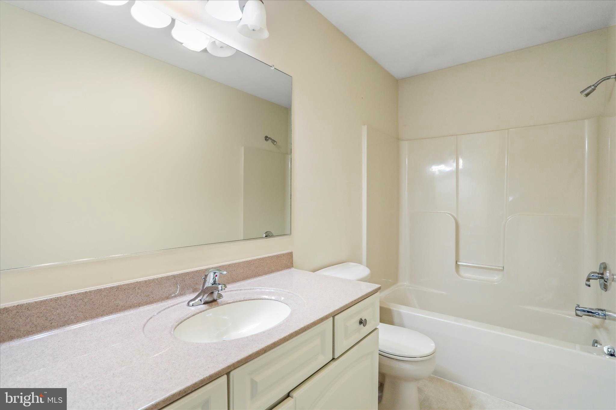 624 Trafalgar Dr photo 33