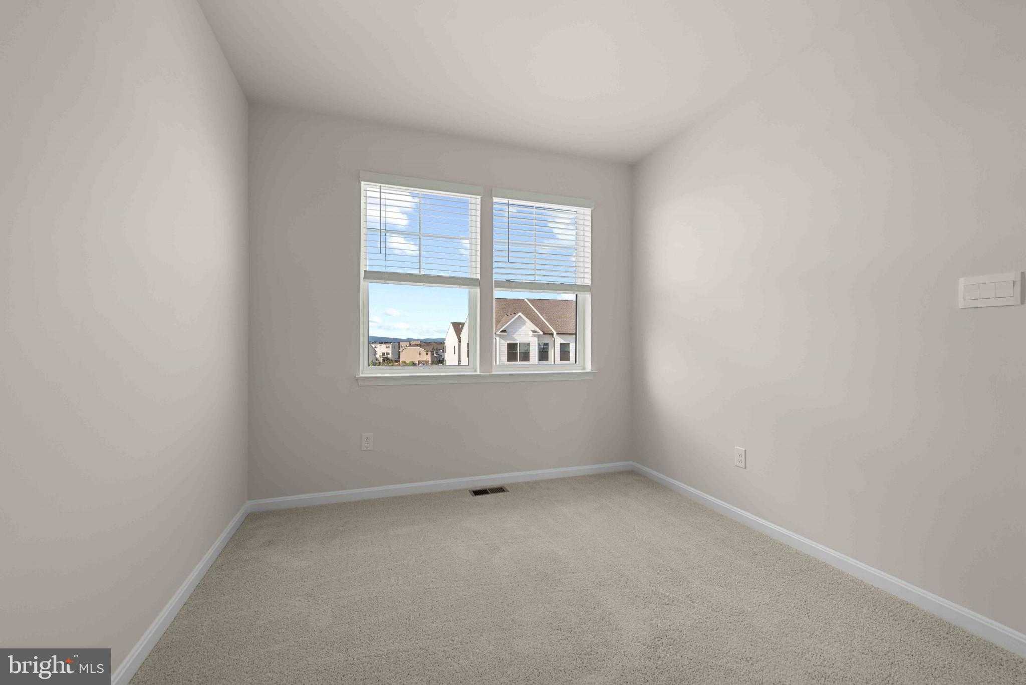 391 Ensemble Way photo 26