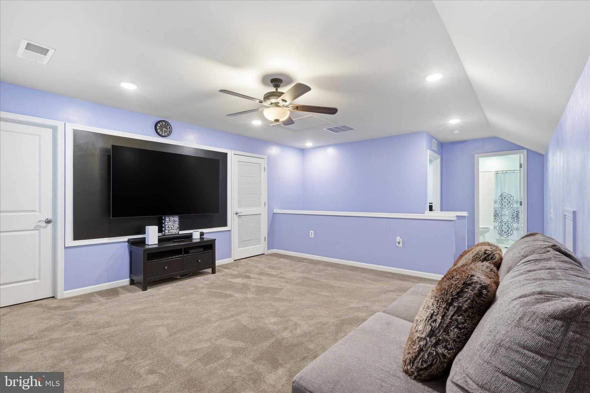 6594 Petunia Ter photo 29