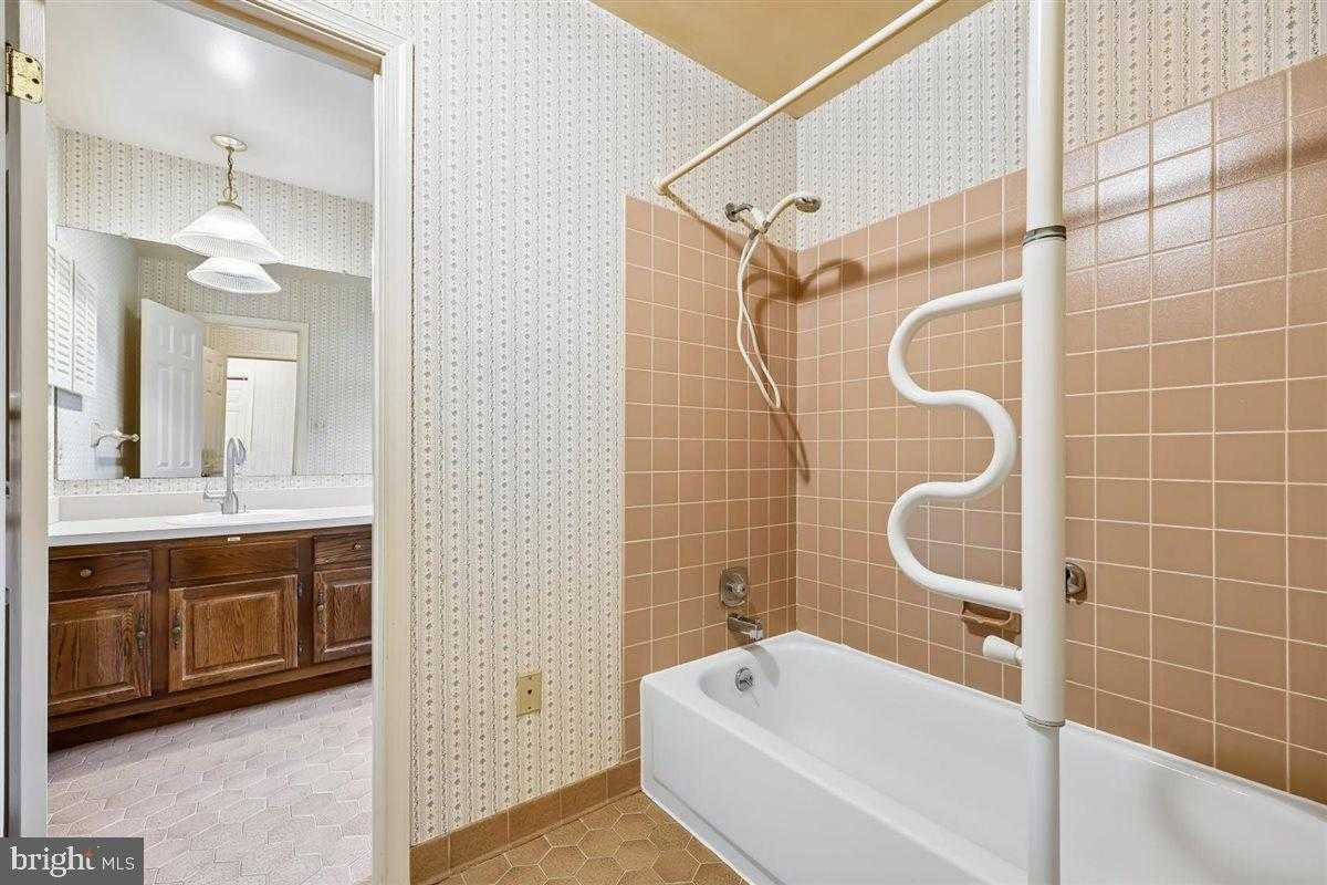 13724 Bridgewater Dr photo 68