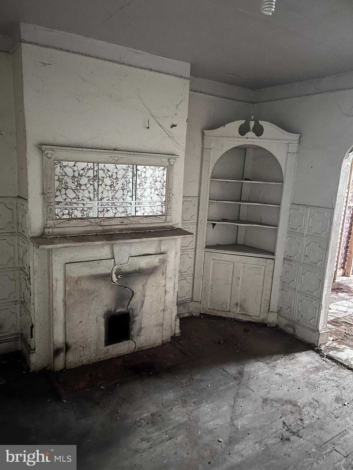 1608 Clifton Ave photo 6