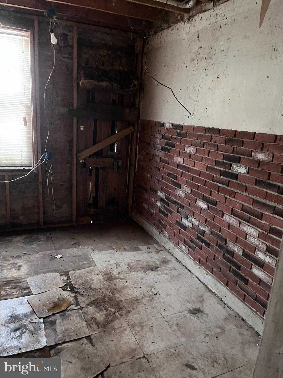 1608 Clifton Ave photo 7