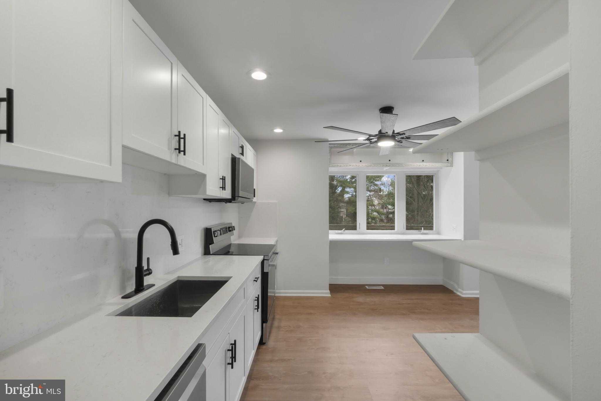 3617 Longridge CT photo 4