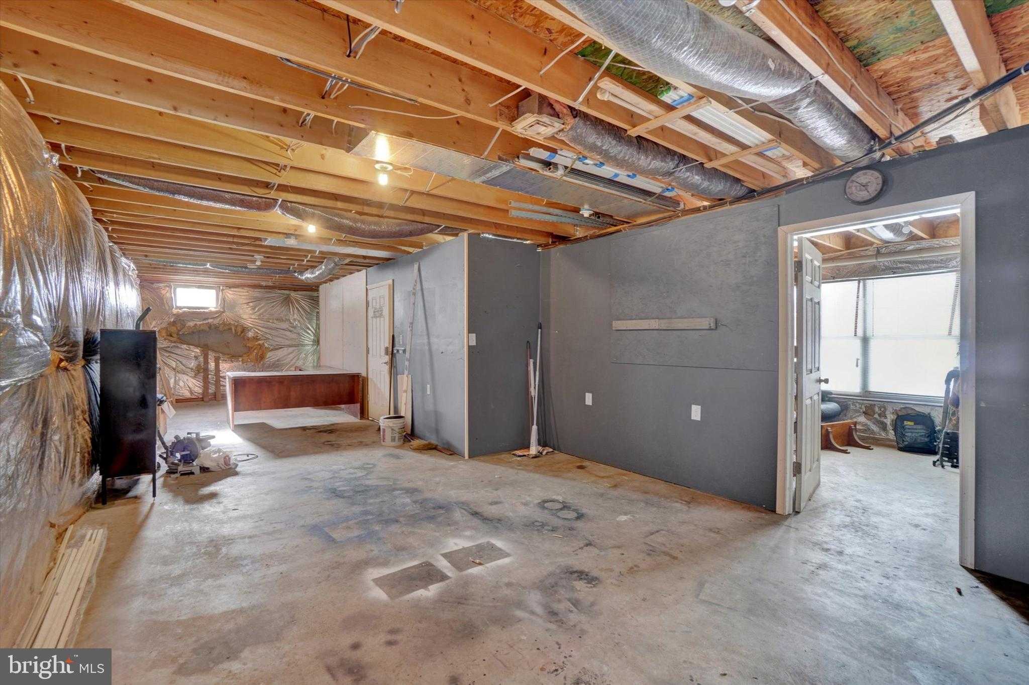 39 W George St photo 14