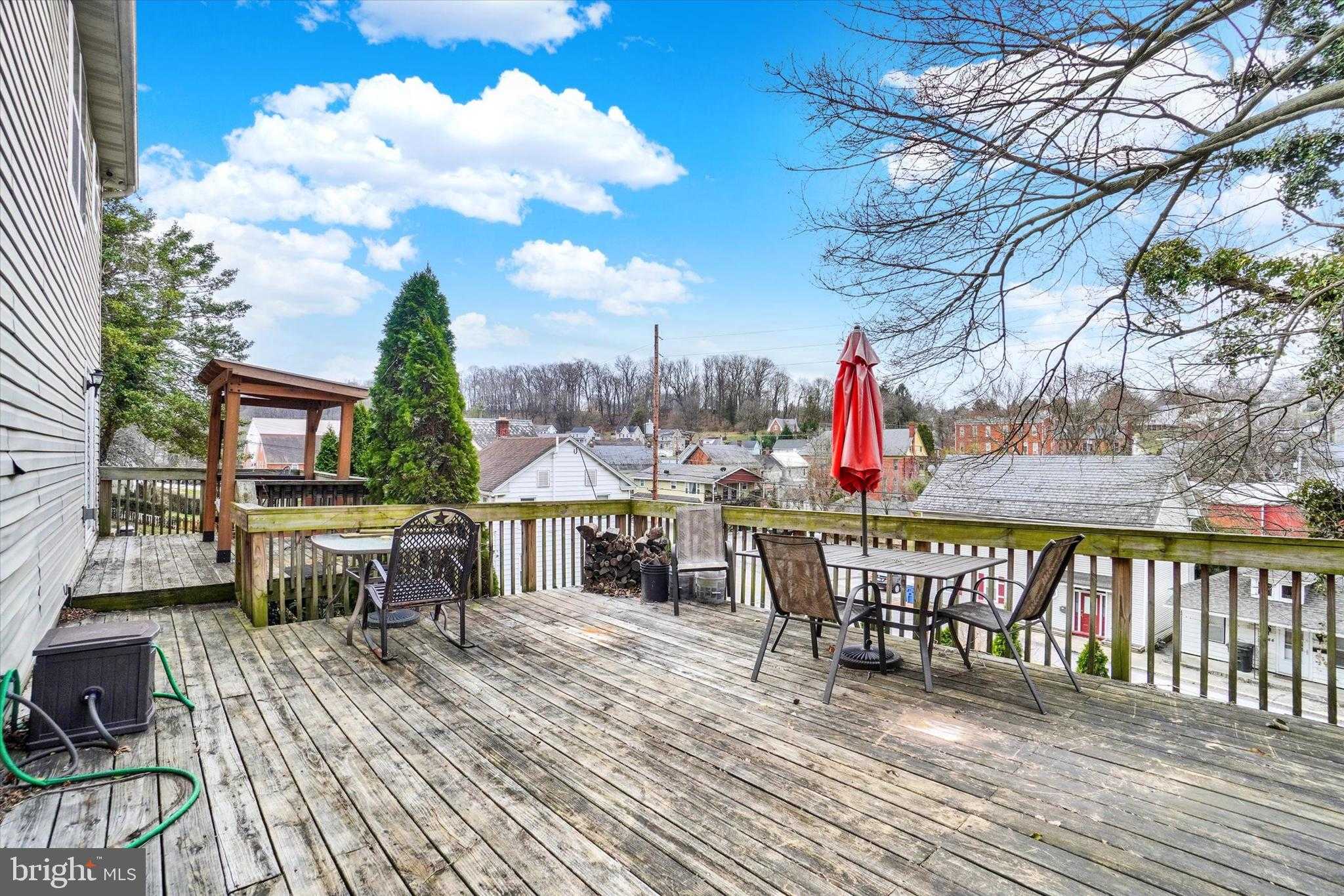 39 W George St photo 16