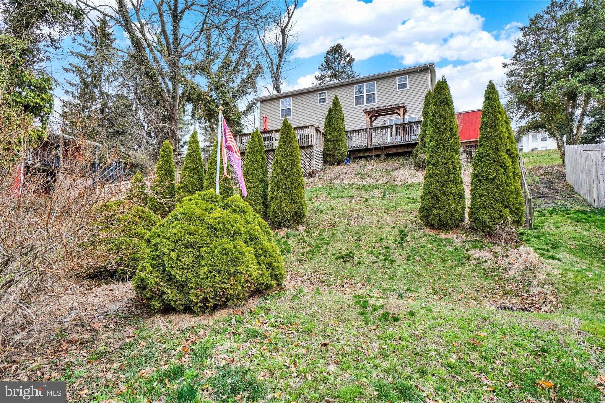 39 W George St photo 17