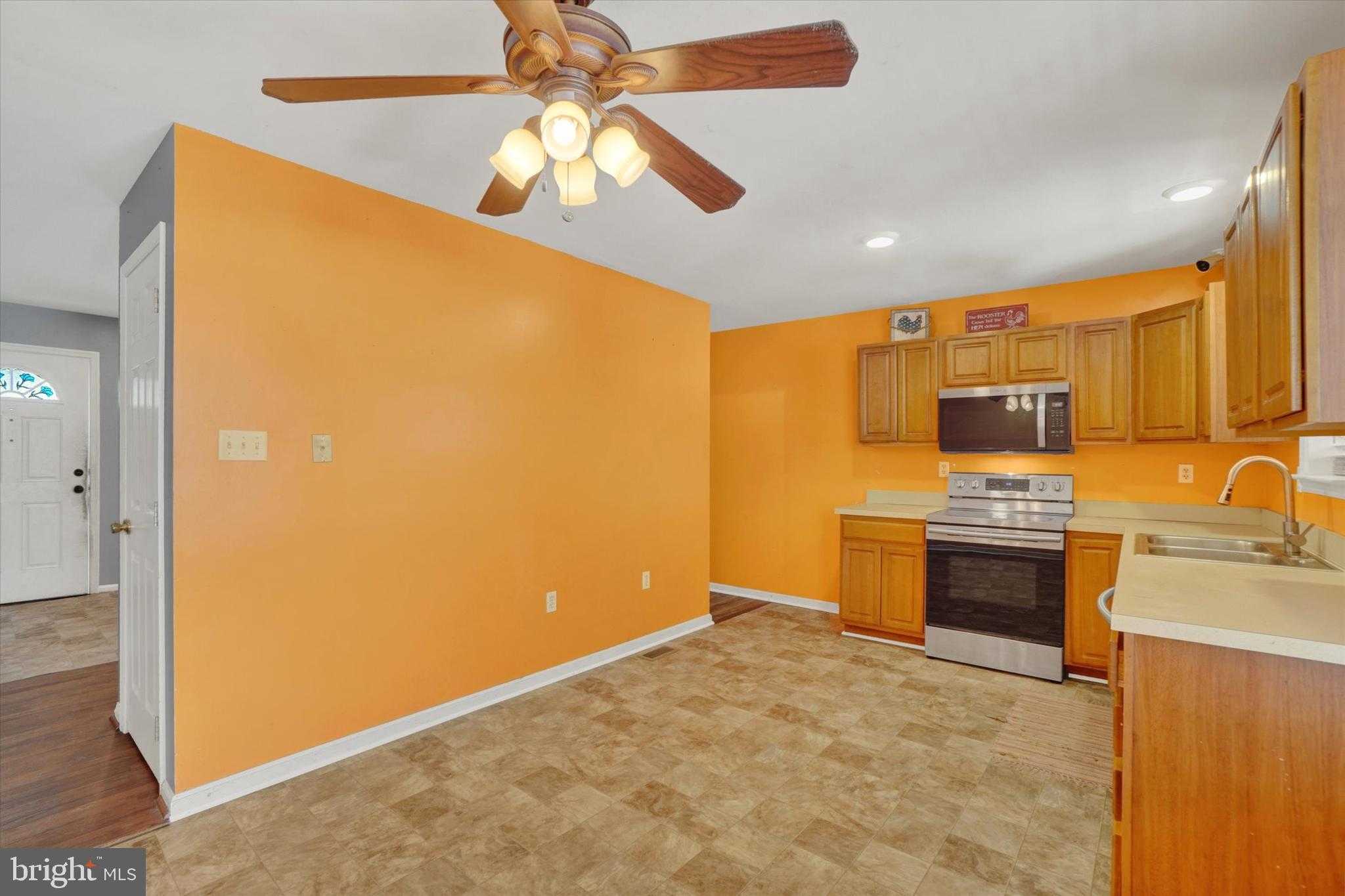 39 W George St photo 6