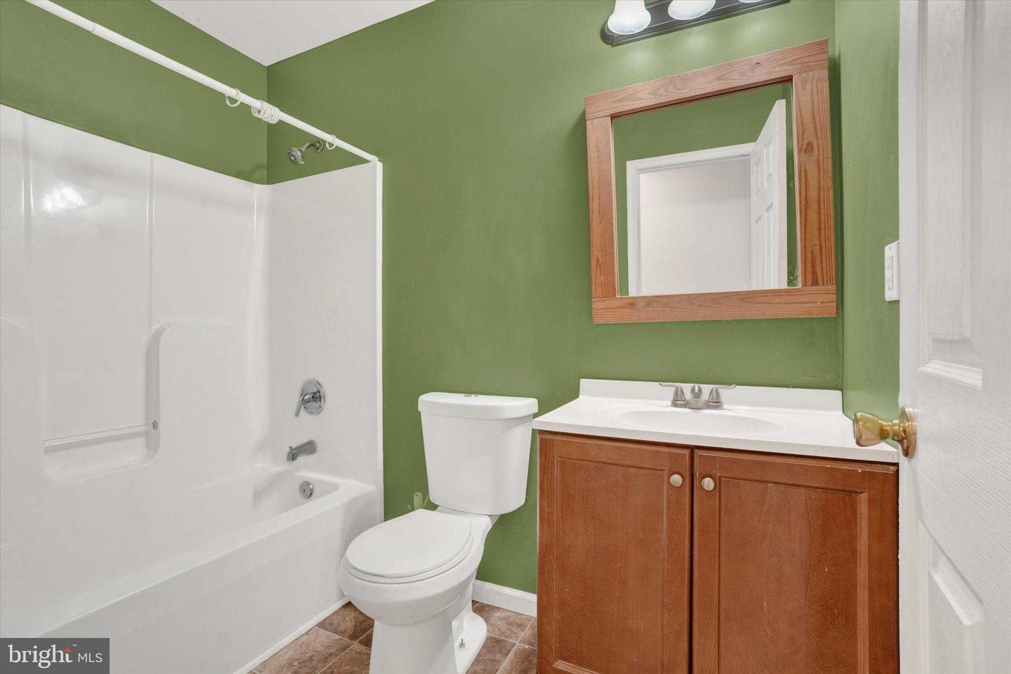 39 W George St photo 7