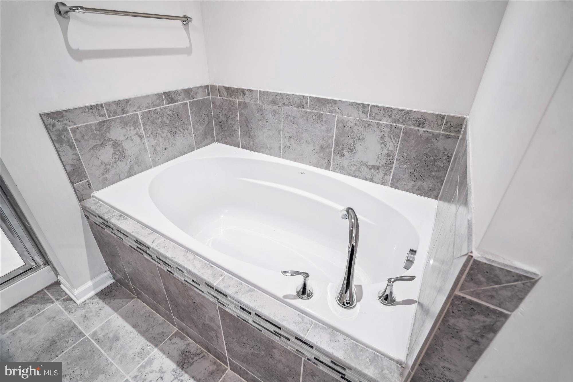 12532 Adobe Aly photo 24