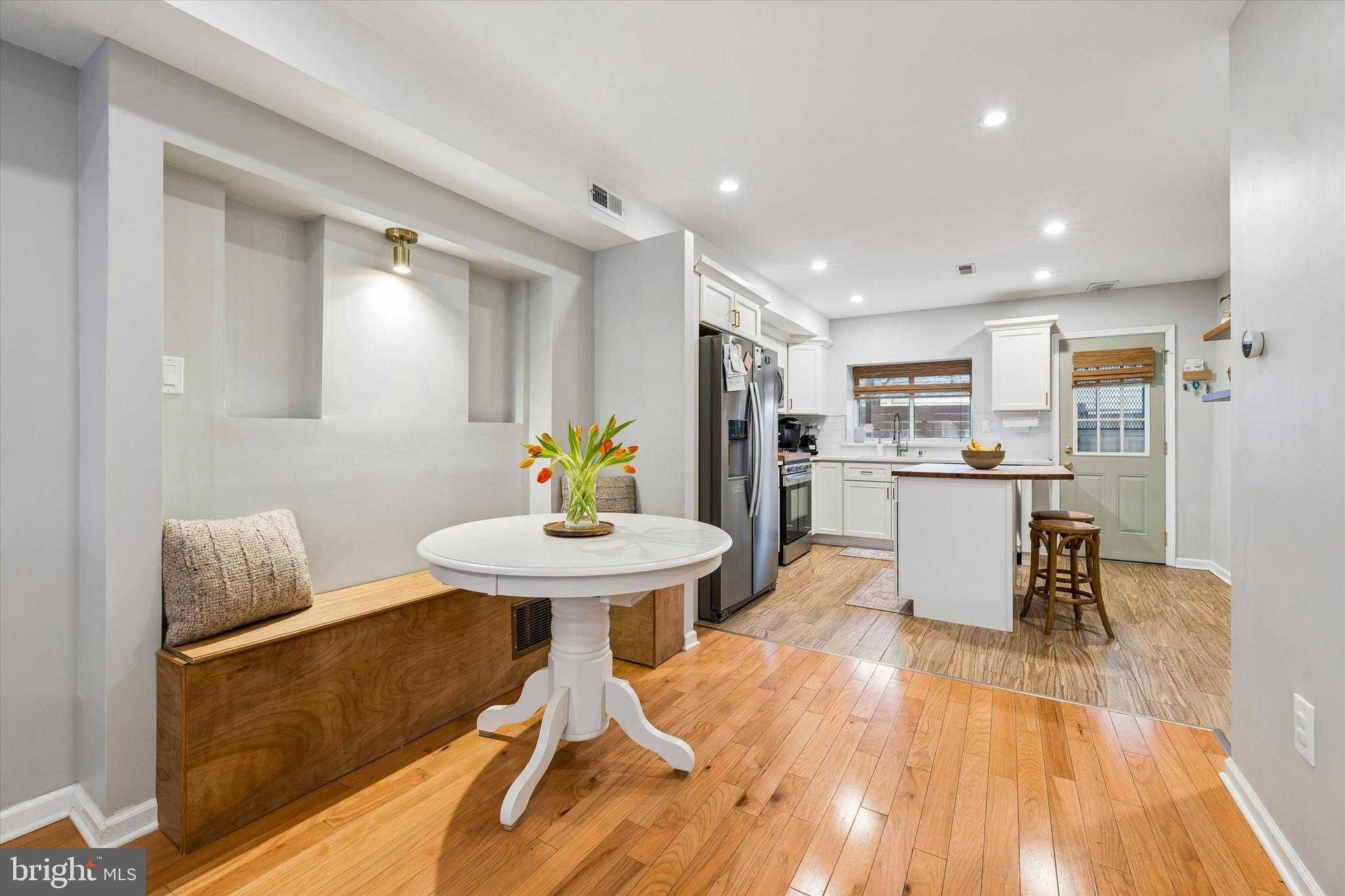 1138 Mifflin St photo 8