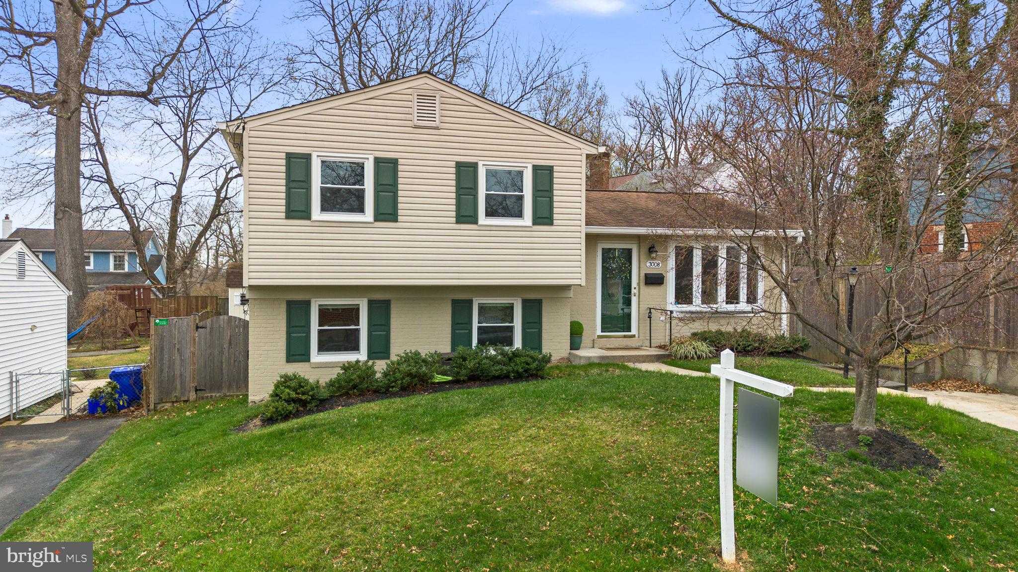 3008 Hardy Ave photo 2