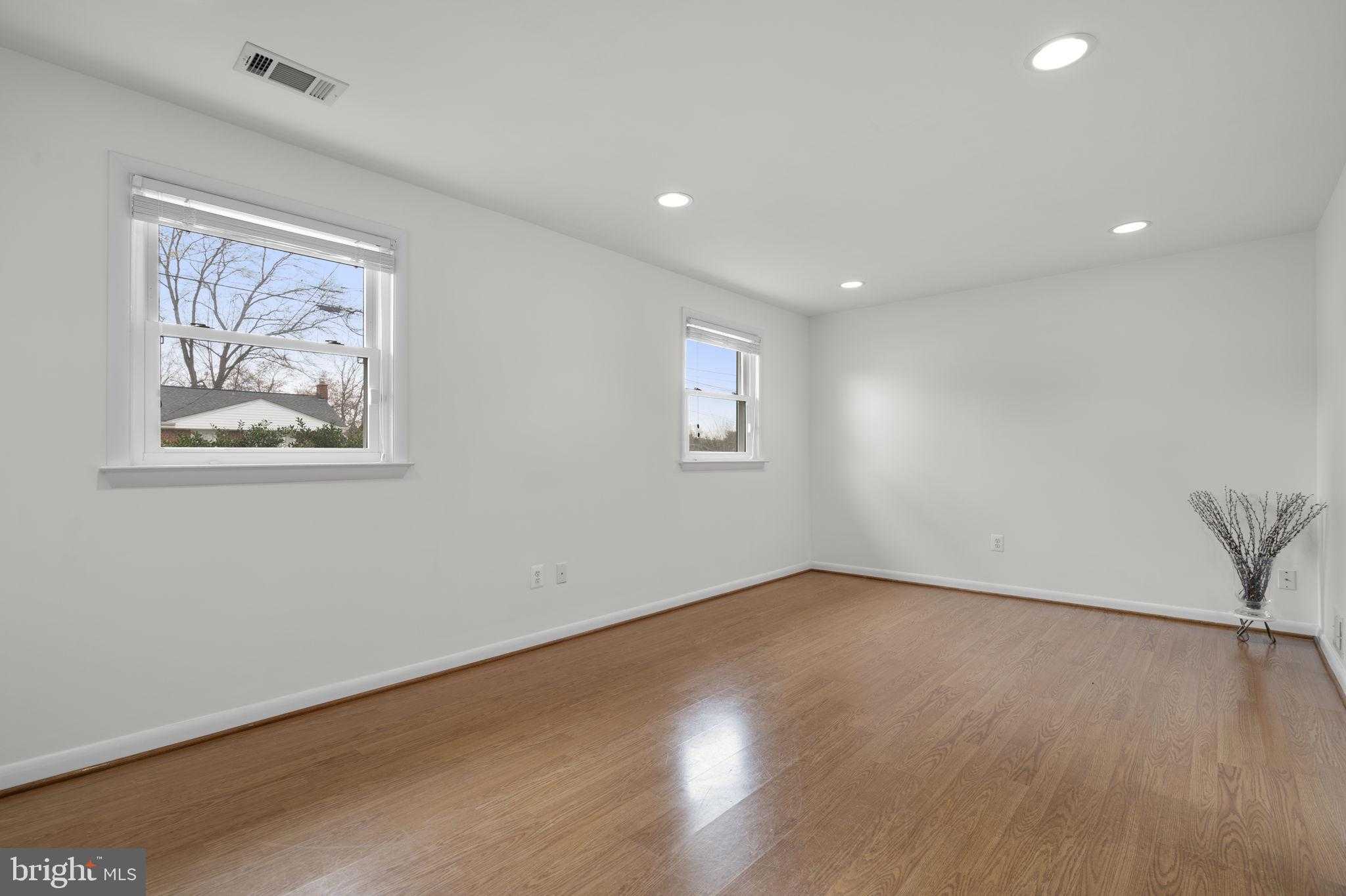 3008 Hardy Ave photo 21