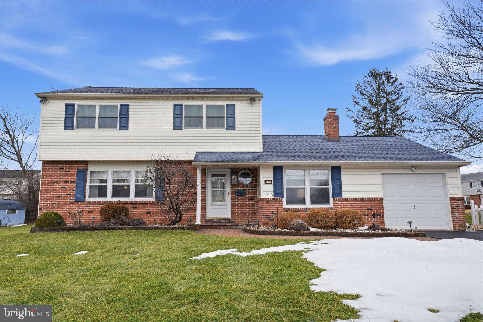 194 Gibson Ave photo 2