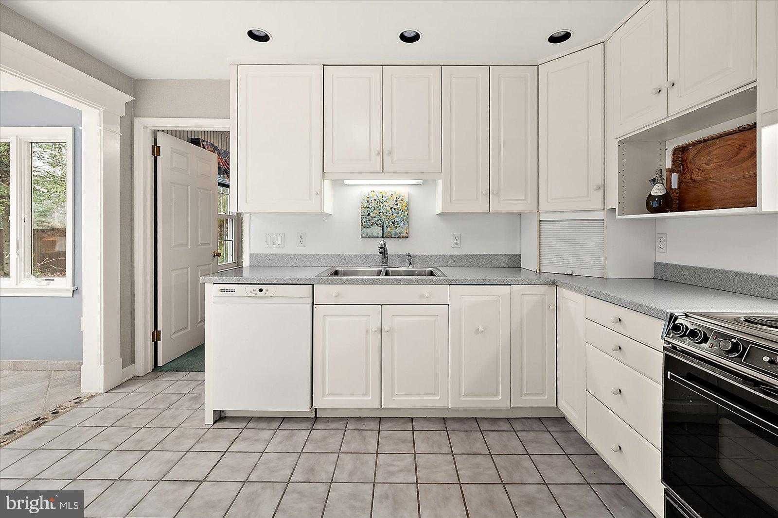 3940 Devonshire Dr photo 28