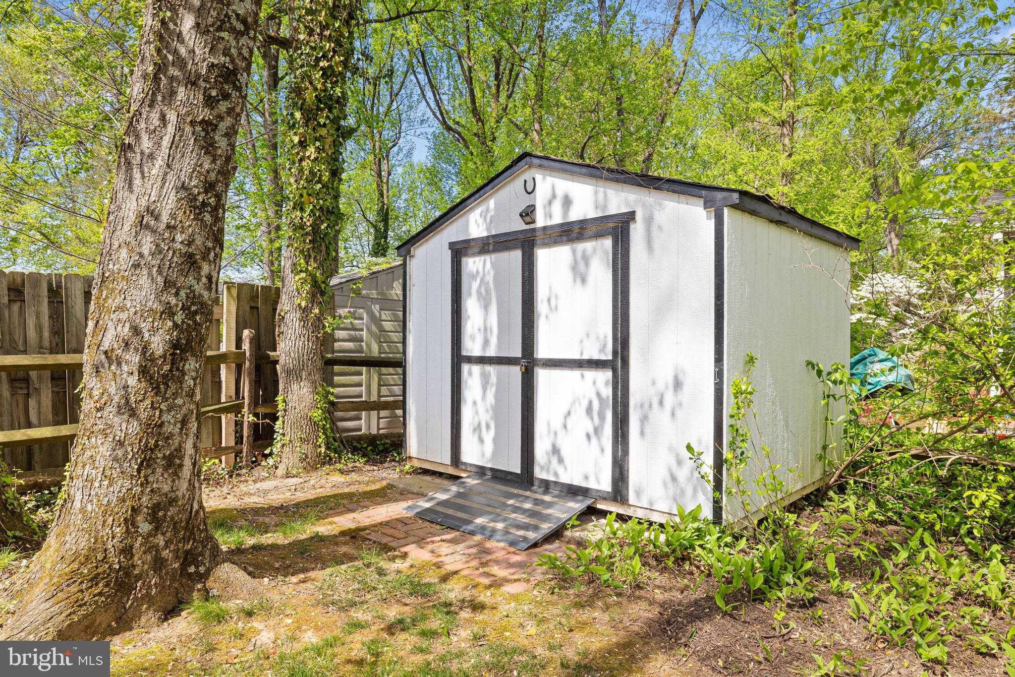 9906 Colony Rd photo 51