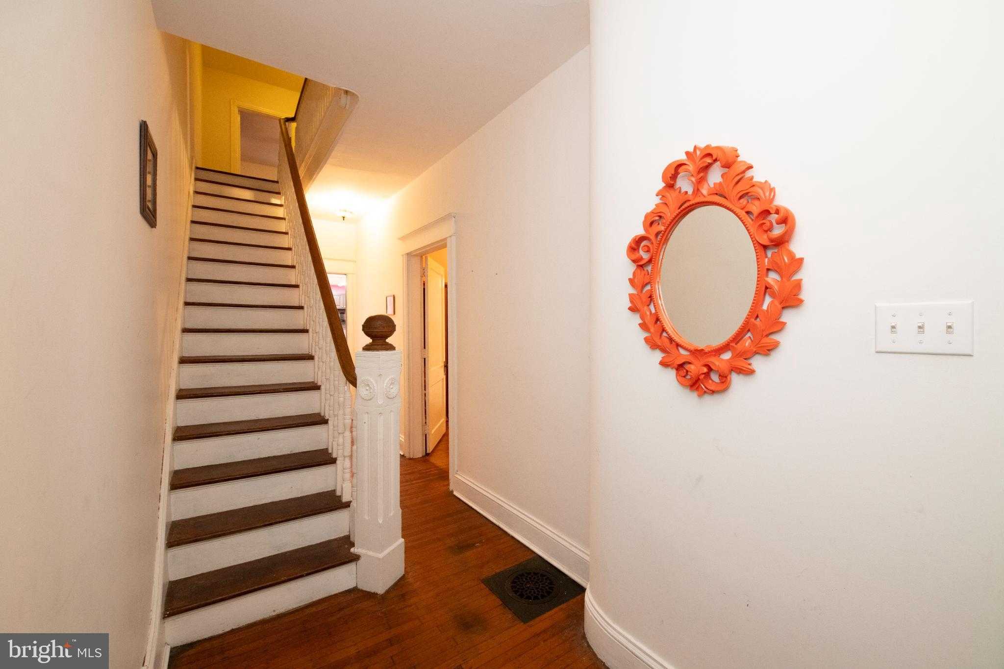 114 E Upsal St photo 10