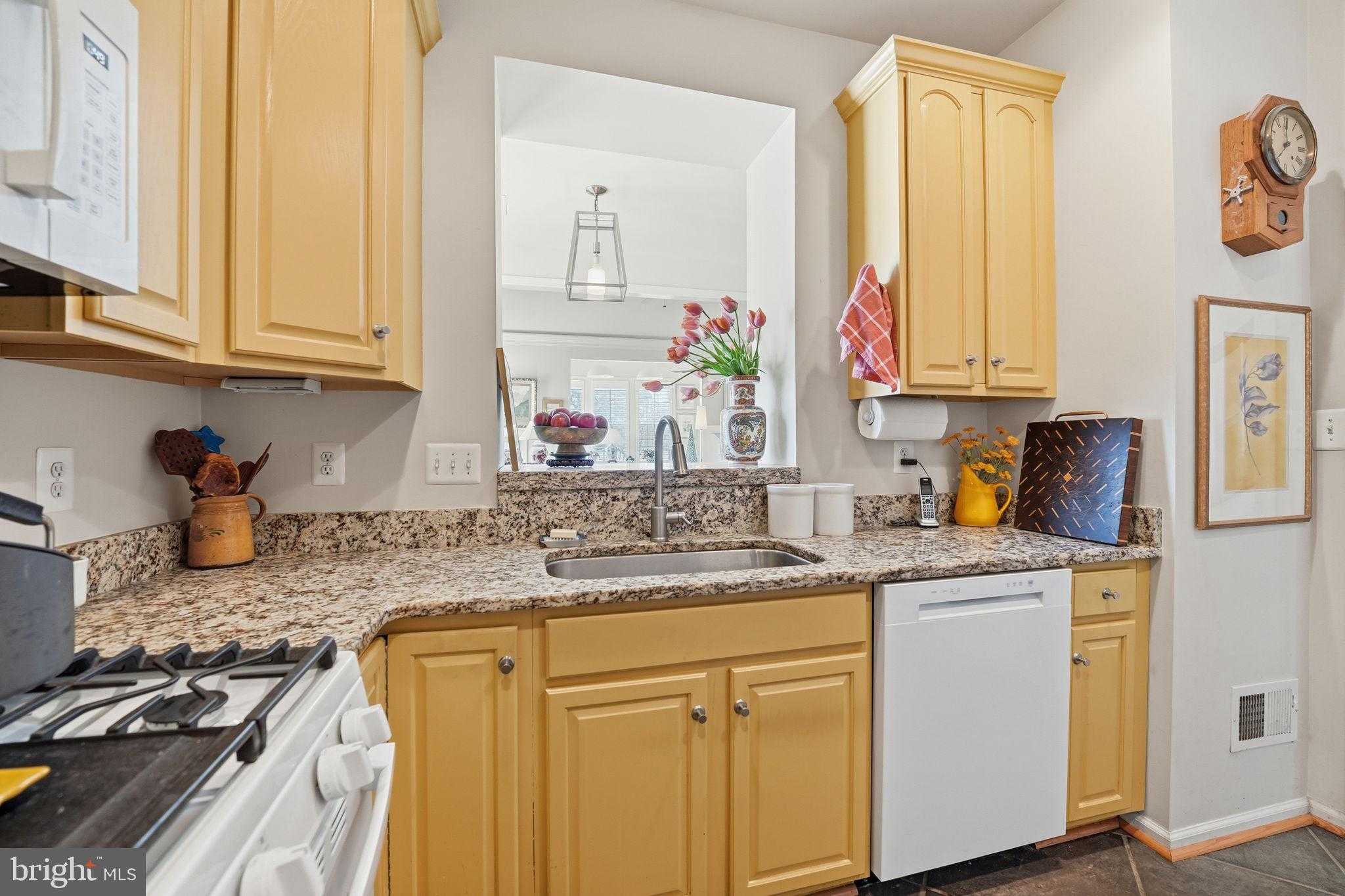 6595 Alderwood Way photo 13