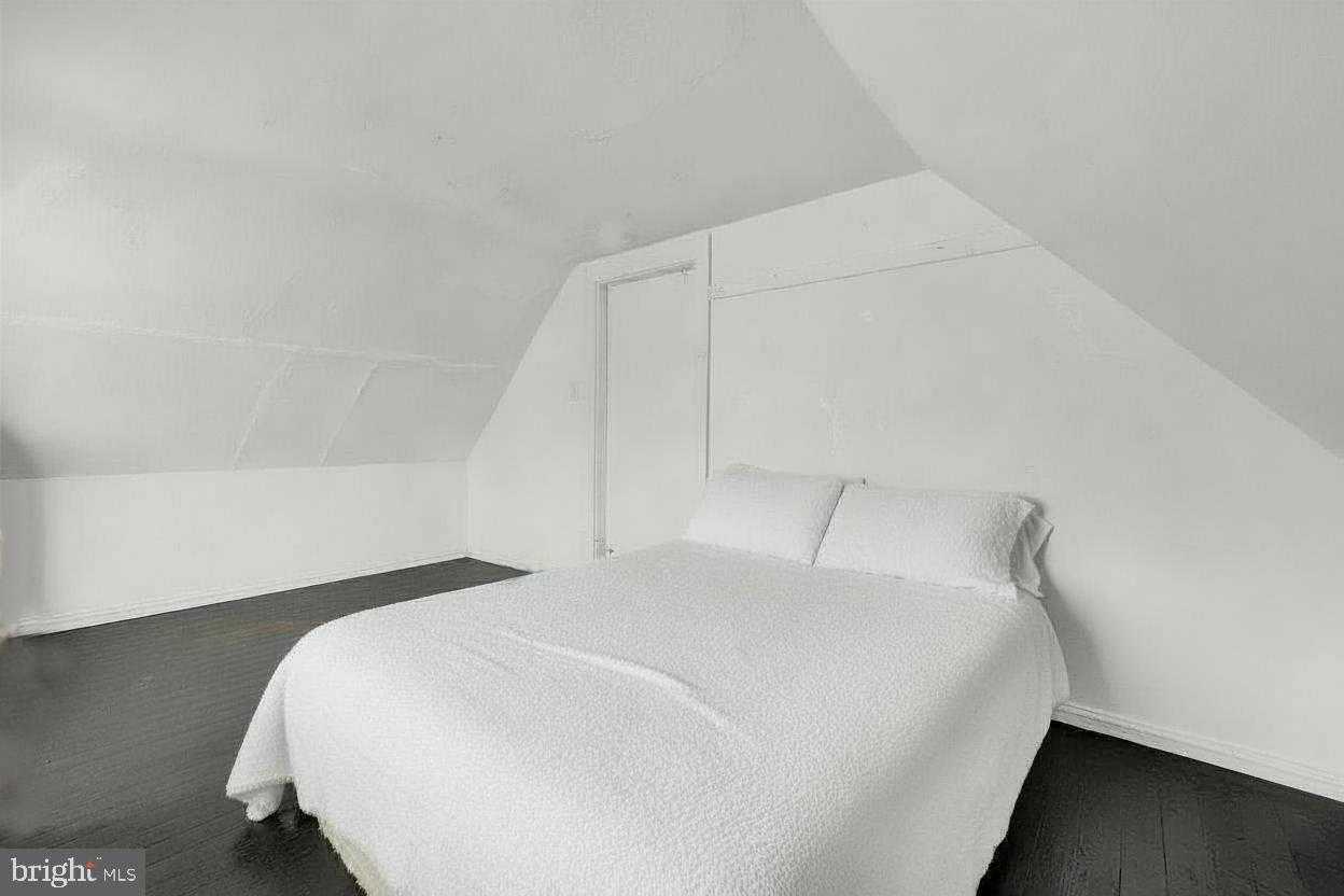 1410 Brick Row photo 21