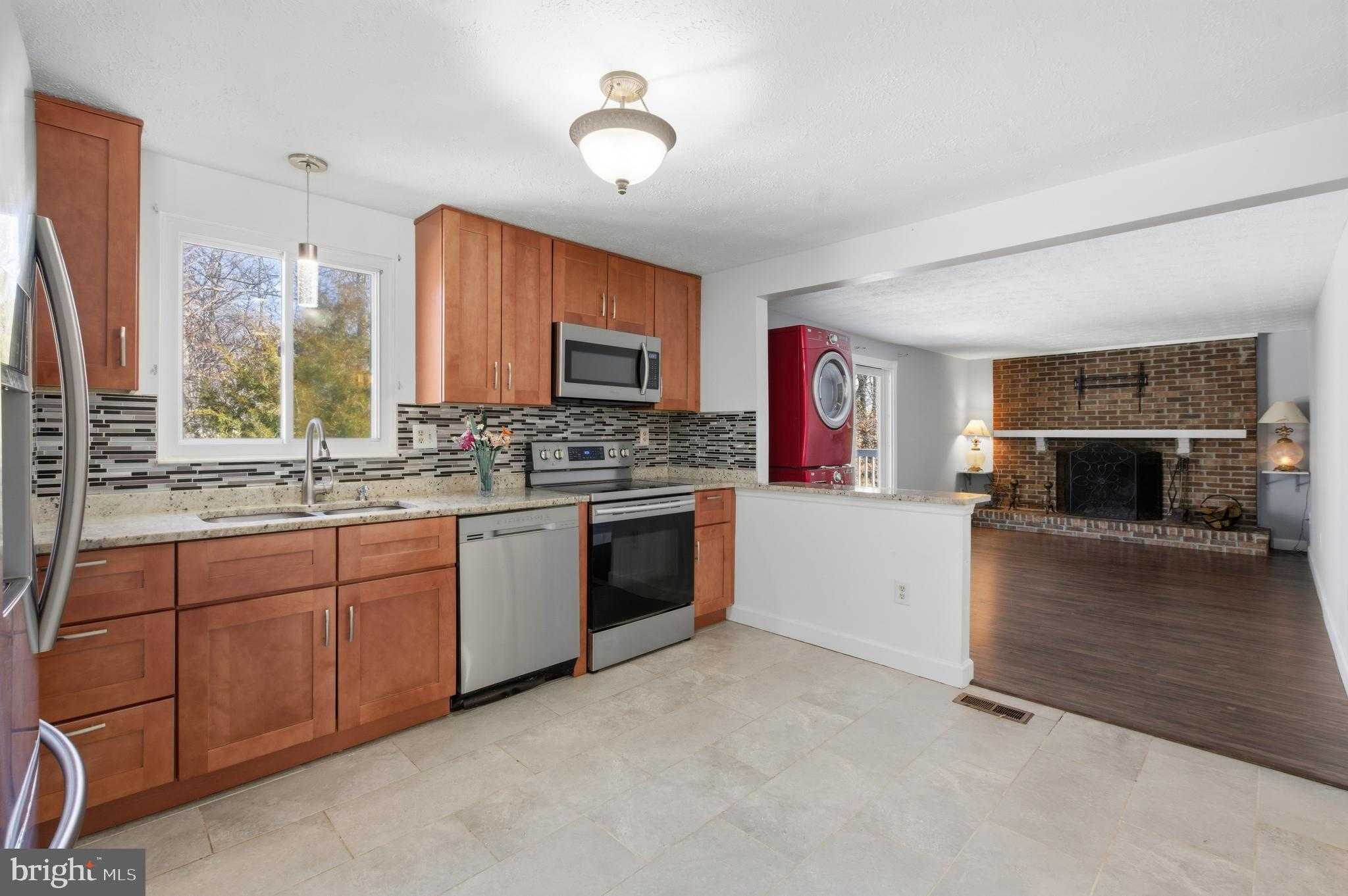 6410 Killarney St photo 5