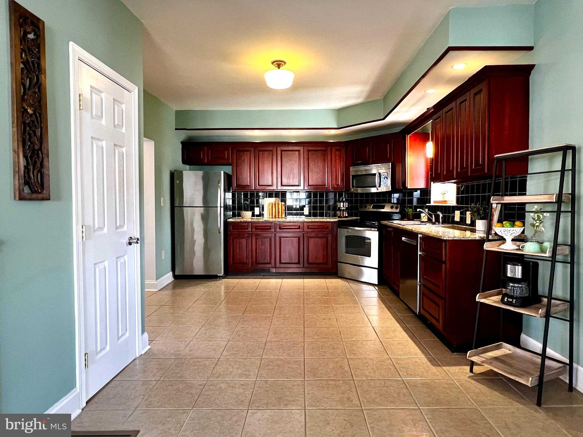 37 N Gay St photo 17