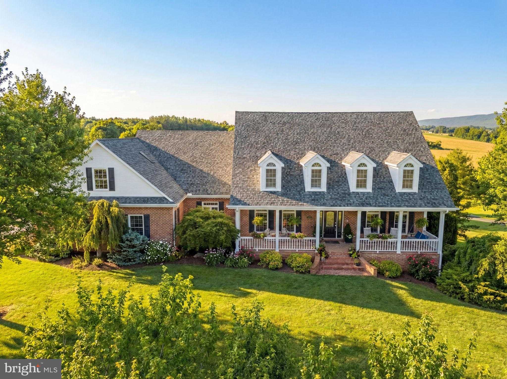 256 Cliffside Dr photo 3