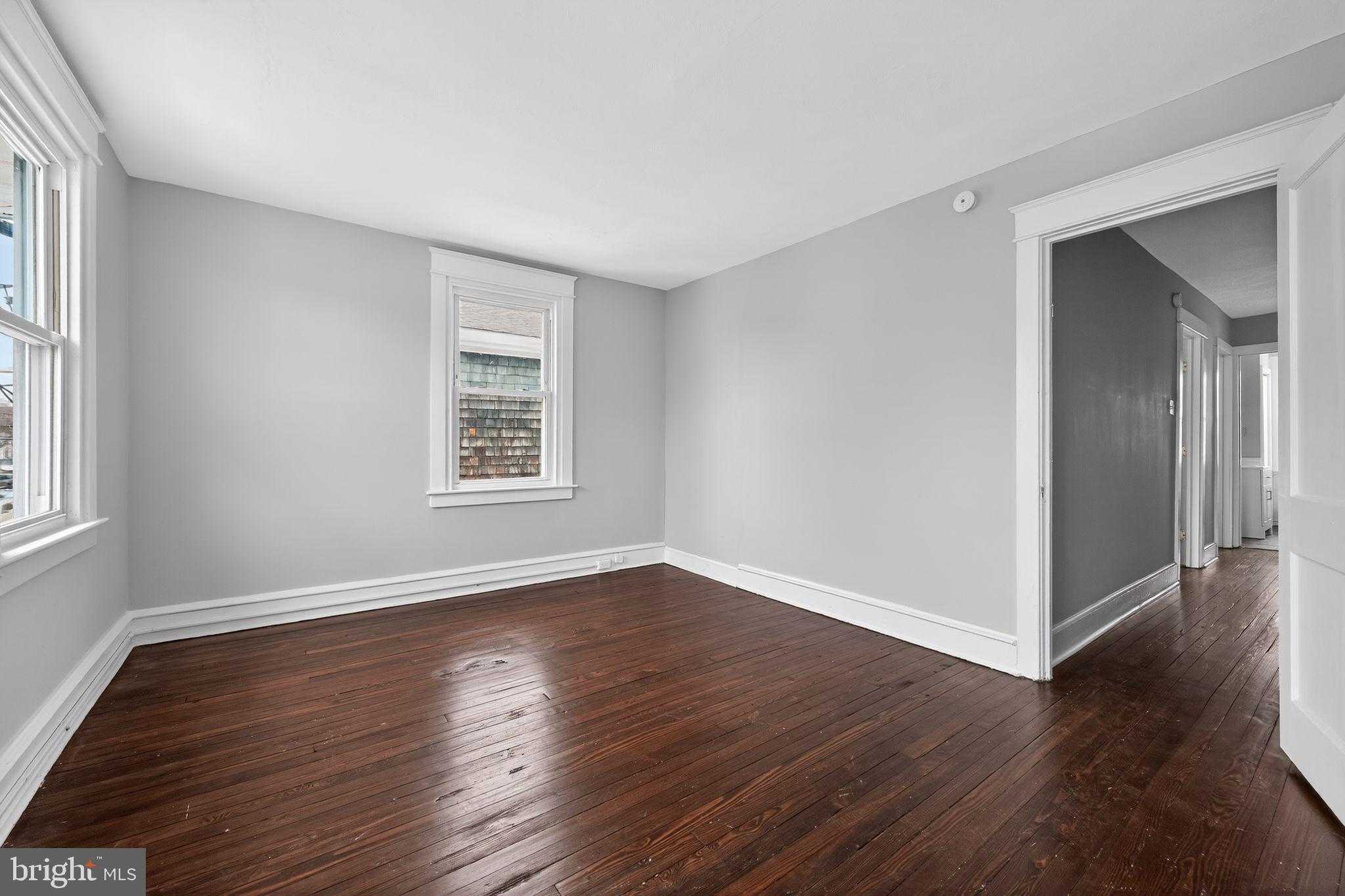 223 Lafayette Ave photo 13