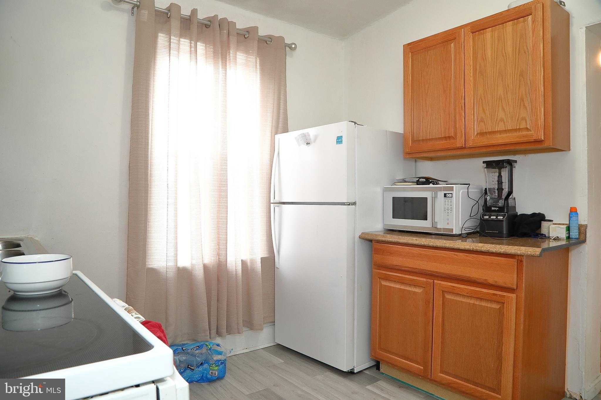 464 S Ann St photo 7