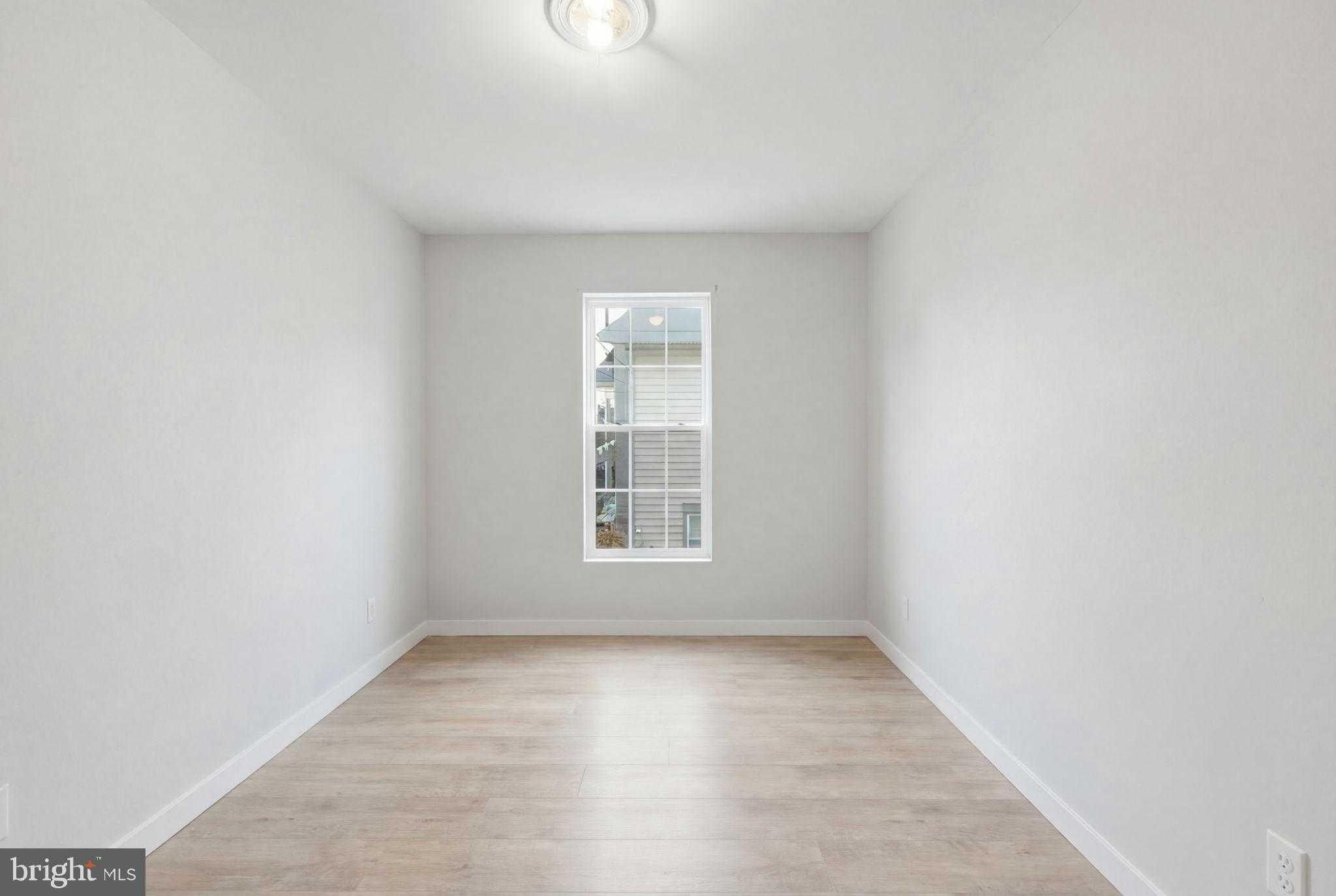 257 S Mulberry St photo 4