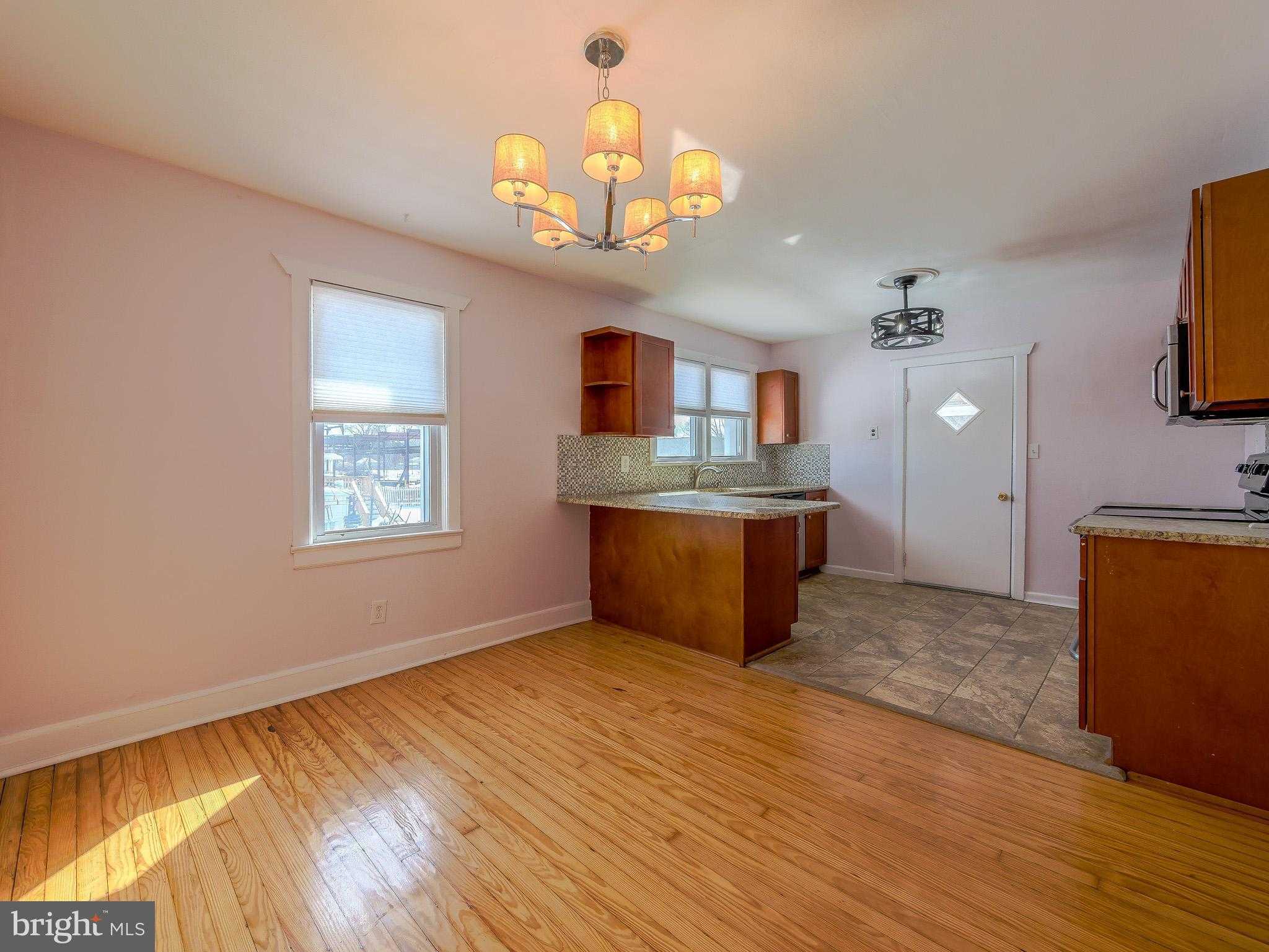 139 Talbot Ave photo 12