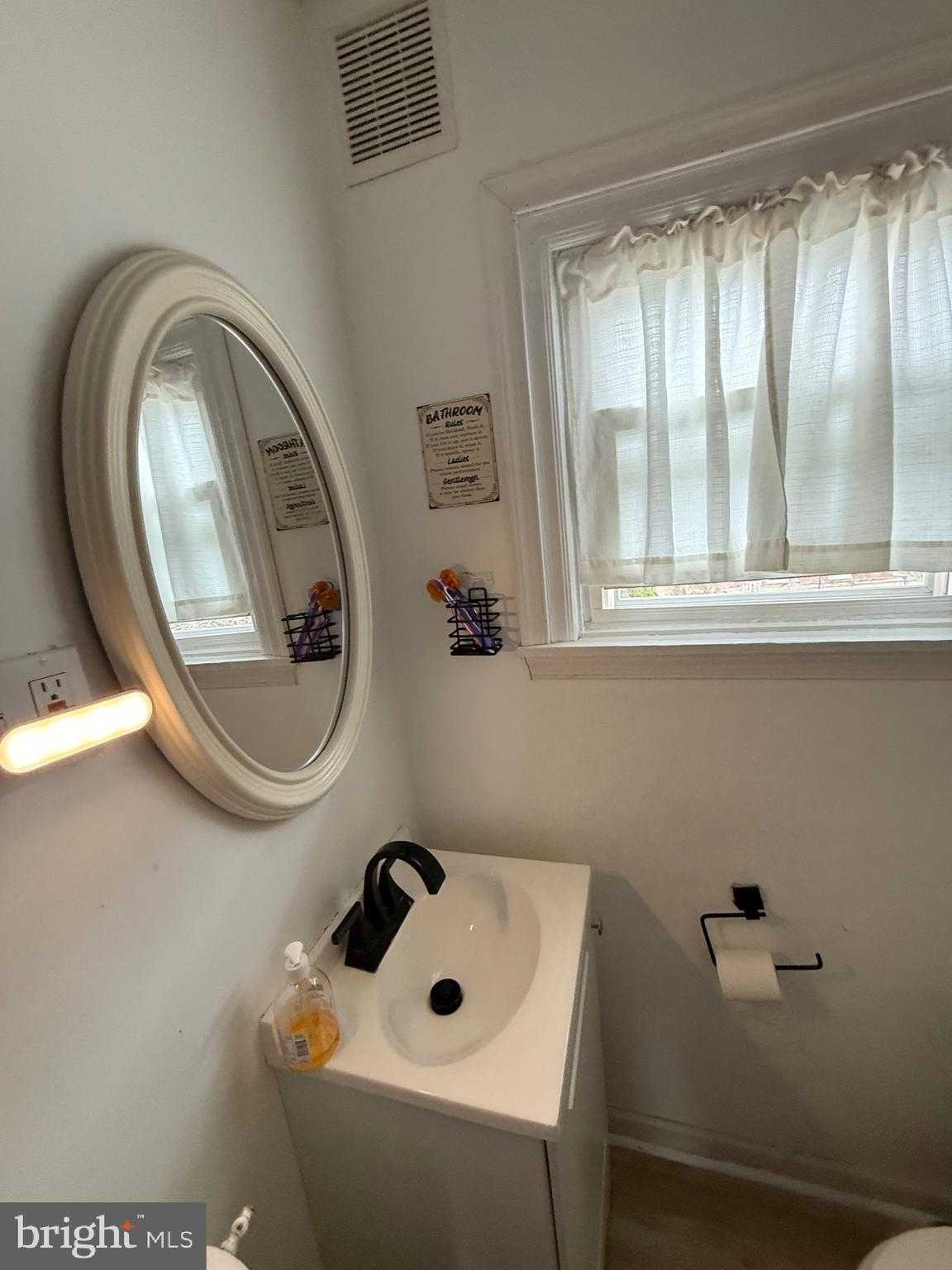 220 10th St photo 35