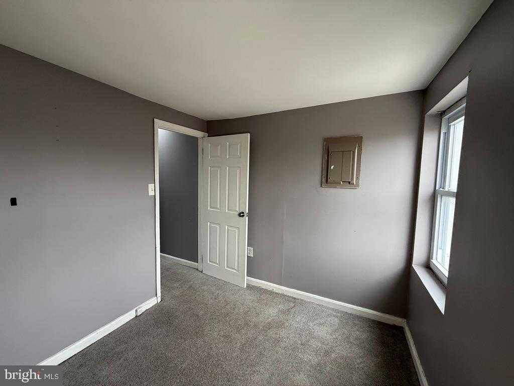 1417 Ward St photo 6