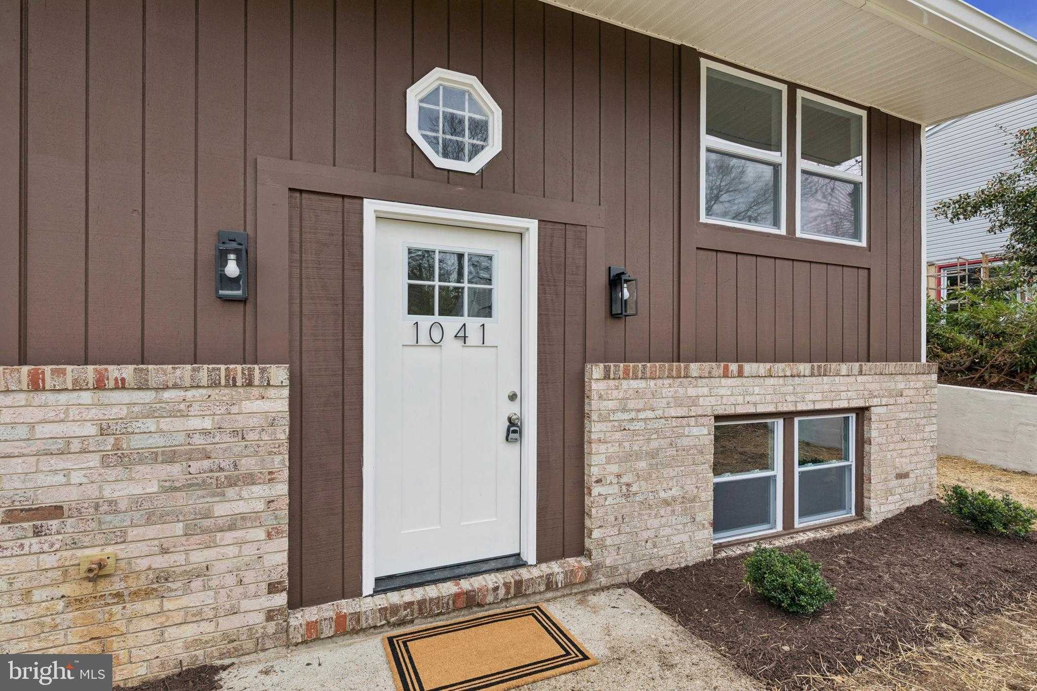 1041 Skyview Dr photo 7