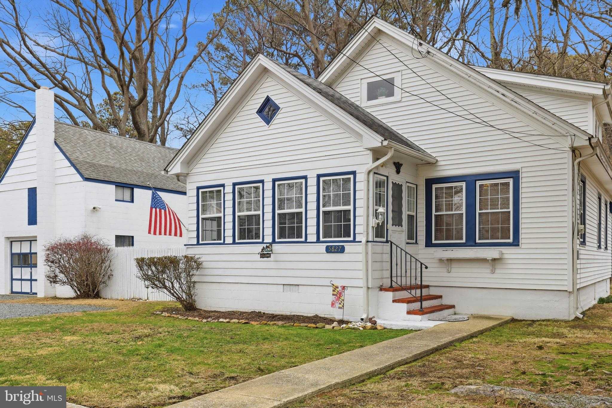 5827 S Hawthorne Ave photo 8