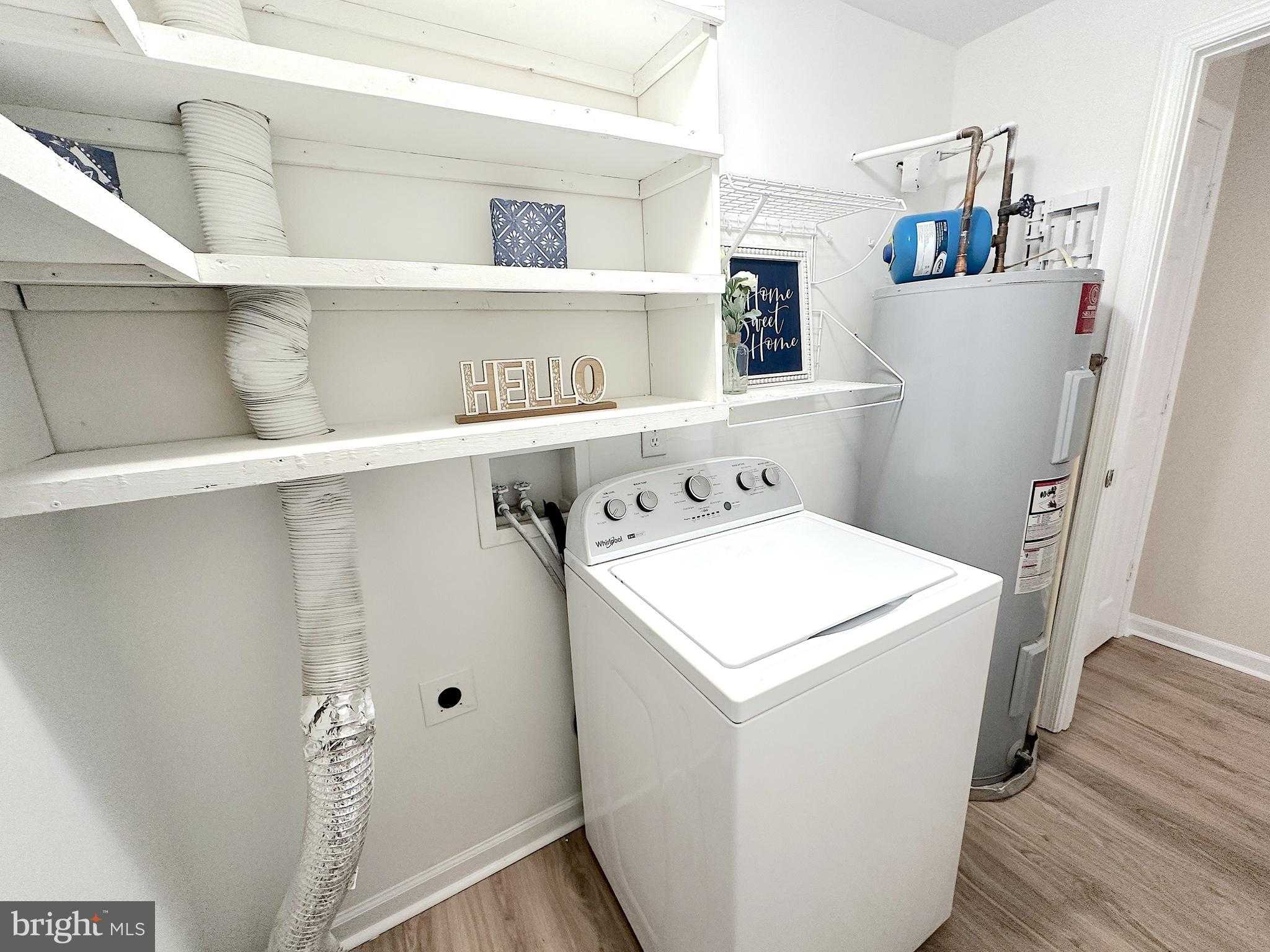 102 Grosvenor Ln Apt 2 photo 18