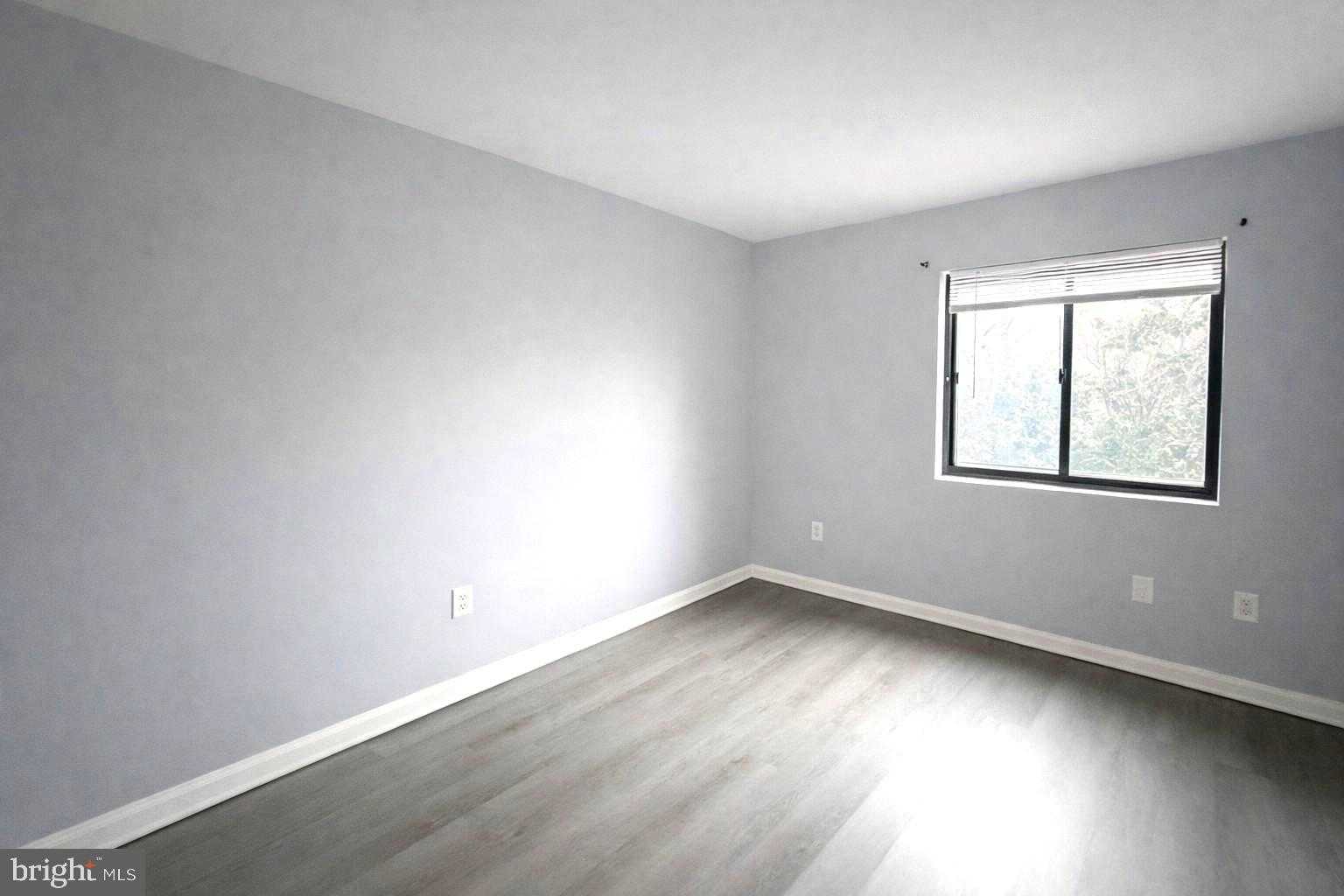 7334 Tavenner Ln photo 17