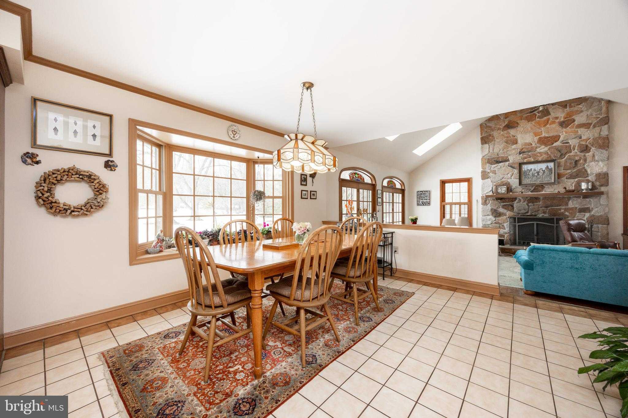 21 Lexington Mnr photo 35